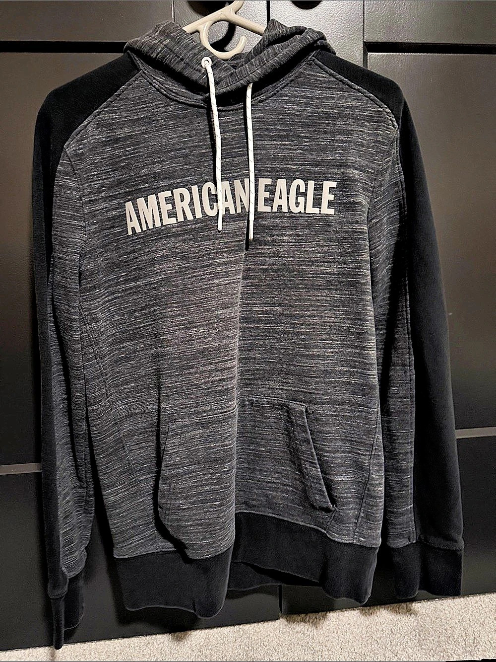 American Eagle Pullover Hoodie in Black Size XS.